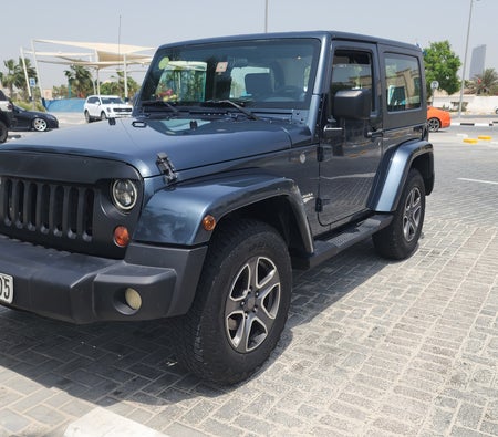 Gebruikt Jeep Wrangler Unlimited Sahara Edition  in Dubai
